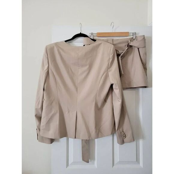 L'Academie Fifi Jacket and Ebbi Skirt in Beige XL NWT - Picture 6 of 12